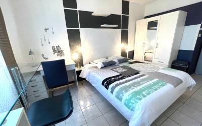 Chambre Double Standard avec Salle de Bains Commune Chambre Double Standard avec Salle de Bains Commune