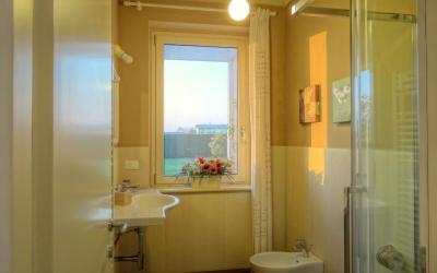 Camera Matrimoniale con Vista Giardino