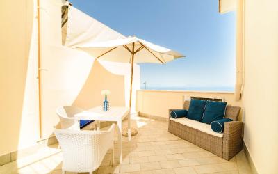 Camera Matrimoniale Deluxe con Terrazza e Vista Mare 