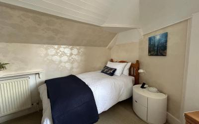 Single Room with Private External Bathroom