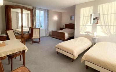 Chambre Familiale avec Salle de Bains Privative Chambre Familiale avec Salle de Bains Privative