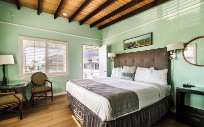 King Room with Partial Ocean View and Kitchenette