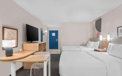 Queen Room with Two Queen Beds - Non-Smoking