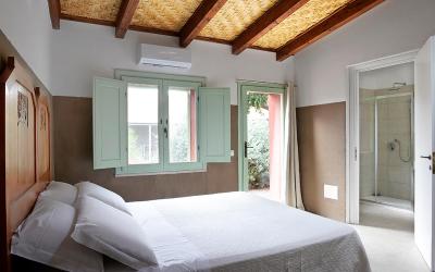 Camera Matrimoniale con Vista Giardino