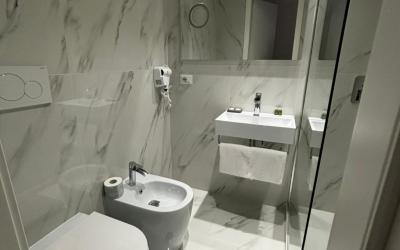 Camera Tripla Deluxe 