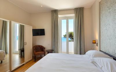 Camera Matrimoniale Deluxe con Vista Mare - 1u00b0-2u00b0 Piano