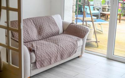 Studio Lit Queen-Size de Luxe Studio Lit Queen-Size de Luxe