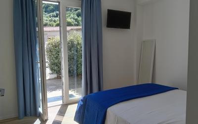 Two Connecting Double Room With shared bathroom 