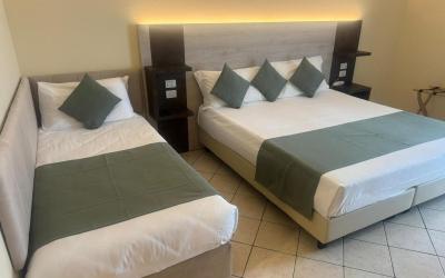 Camera Tripla Deluxe 