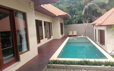 Vila dengan Kolam Renang Pribadi Vila dengan Kolam Renang Pribadi