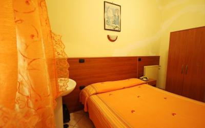 Camera Singola con Bagno in Comune