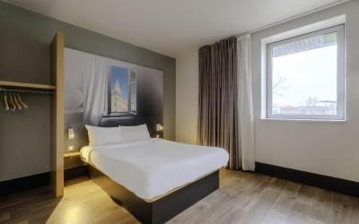 Chambre Double - Accessible aux Personnes u00e0 Mobilitu00e9 Ru00e9duite Chambre Double - Accessible aux Personnes u00e0 Mobilitu00e9 Ru00e9duite