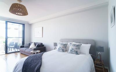 One-Bedroom Apartment with Balcony