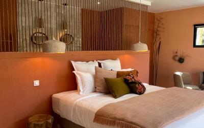 Chambre Lit King-Size - Vue sur Piscine Chambre Lit King-Size - Vue sur Piscine