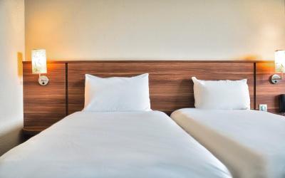 Comfort Room - 1 Room - 2 Single Beds