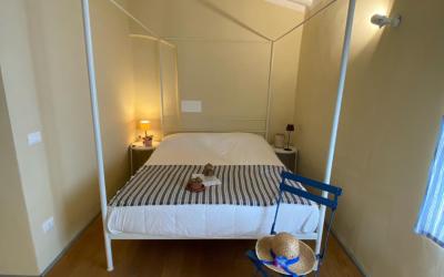 Camera Matrimoniale con Vista Giardino