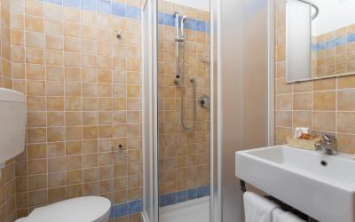 Camera Matrimoniale/Doppia con Letti Singoli con Balcone 