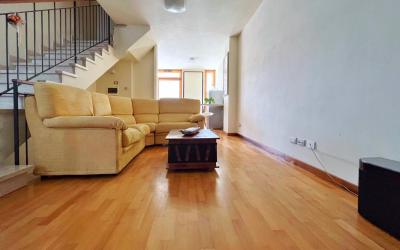 Appartamento con 3 Camere da Letto Appartamento con 3 Camere da Letto