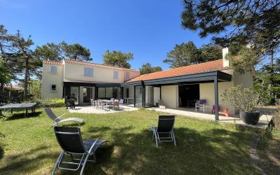 Maison de Vacances (9 Adultes)