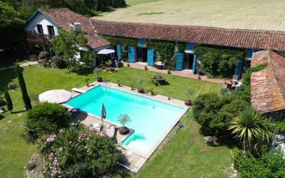 Chambre Lit King-Size - Vue sur Piscine 