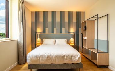 Chambre Lit Queen-Size Supu00e9rieure avec Canapu00e9-Lit Chambre Lit Queen-Size Supu00e9rieure avec Canapu00e9-Lit