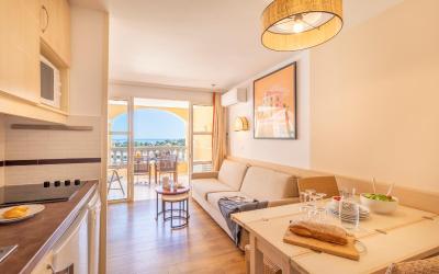 Studio Supu00e9rieur avec Coin Nuit dans Alcu00f4ve, Climatisation et Terrasse (4u00a0Personnes)u00a0-u00a0Vue sur Mer