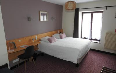 Chambre Familiale avec Salle de Bains