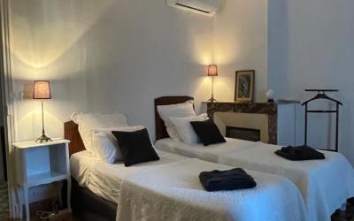 Chambre Double ou Lits Jumeaux avec Salle de Bains