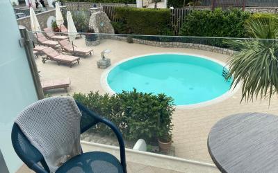 Camera Superior Matrimoniale/Doppia con Letti Singoli con Vista Piscina