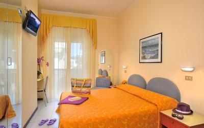 Camera Matrimoniale/Doppia con Letti Singoli