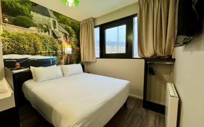 Chambre Double - Accessible aux Personnes u00e0 Mobilitu00e9 Ru00e9duite Chambre Double - Accessible aux Personnes u00e0 Mobilitu00e9 Ru00e9duite