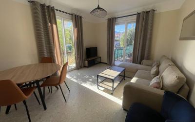 Appartement 2 Chambres avec Balcon et Terrasse