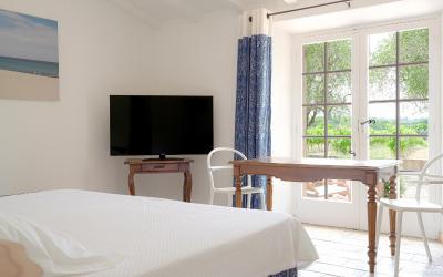 Chambre Supu00e9rieure avec Terrasse - Vue sur Vignobles Chambre Supu00e9rieure avec Terrasse - Vue sur Vignobles