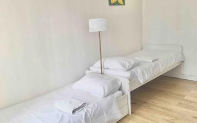 Room #1235555202 Room #1235555202