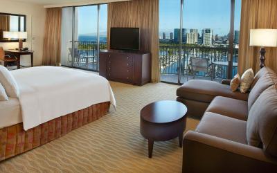 Rainbow Tower Marina-Ocean View Junior Suite