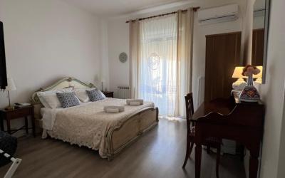 Camera Matrimoniale con Vista Montagna