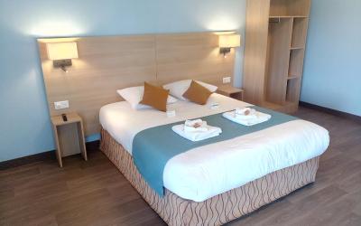 Chambre Lit Queen-Size - Vue sur Jardin