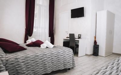 Camera Tripla Classic