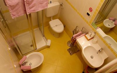 Camera Doppia con Letti Singoli