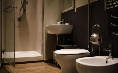 Camera Matrimoniale/Doppia con Letti Singoli con Bagno Privato