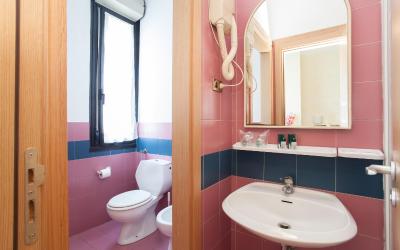 Camera Doppia con Letti Singoli con Angolo Cottura