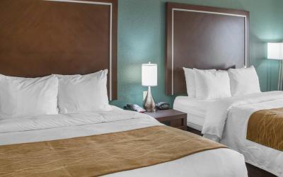 Queen Room with Two Queen Beds - Non-Smoking