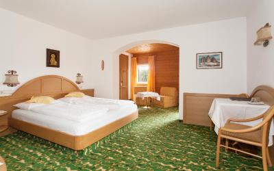 Camera Familiare (2 Adulti + 2 Bambini)