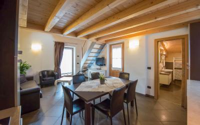 Appartamento con 2 Camere da Letto e Balcone