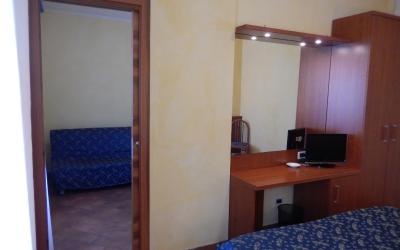 Camera Tripla Standard