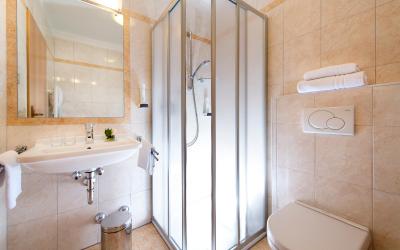 Camera Matrimoniale con Vista Montagna