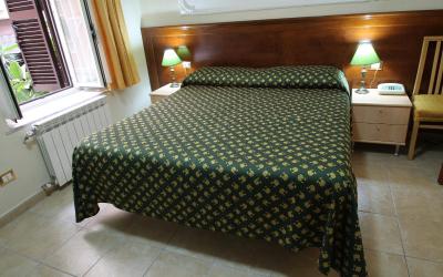 Camera Tripla Standard