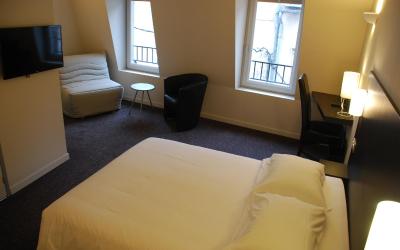 Chambre Lits Jumeaux/Triple Confort - Accessible aux Personnes u00e0 Mobilitu00e9 Ru00e9duite Chambre Lits Jumeaux/Triple Confort - Accessible aux Personnes u00e0 Mobilitu00e9 Ru00e9duite