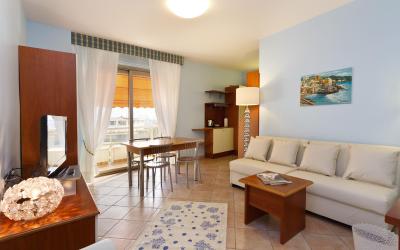 Appartamento con 1 Camera da Letto, Balcone e Vista Mare