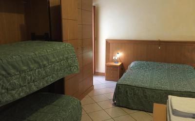 Camera Familiare (2 Adulti + 2 Bambini)